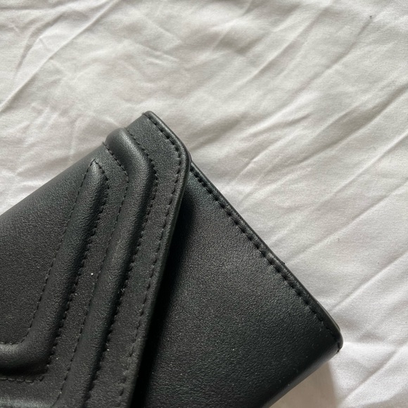 Black pouch from Aldo. Wore it couple of times - Picture 3 of 3